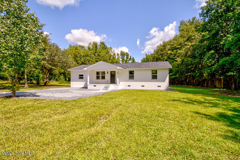 390 Newtown Loop Road Property Photo 2
