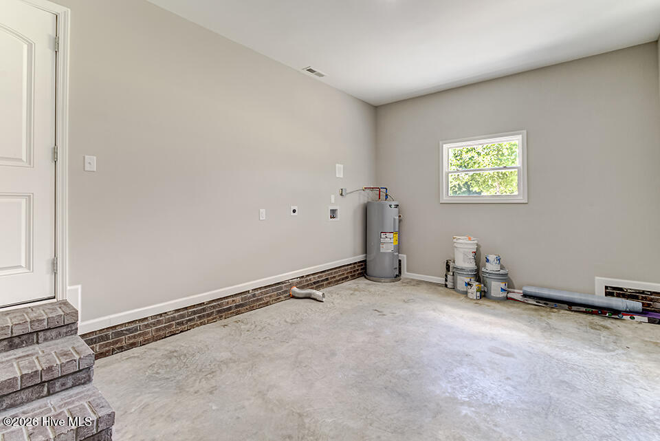 390 Newtown Loop Road Property Photo 26