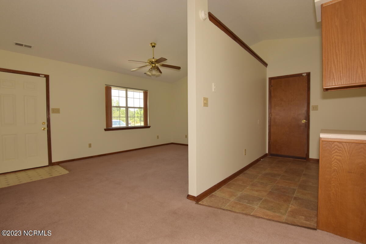 415 Oregon Trail Property Photo 5