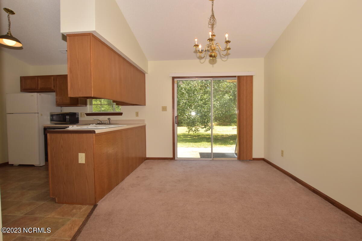 415 Oregon Trail Property Photo 6