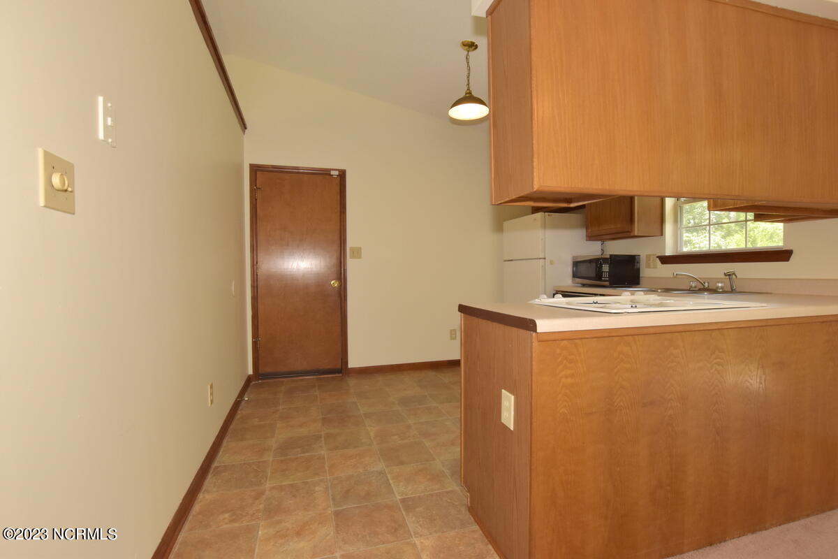 415 Oregon Trail Property Photo 7