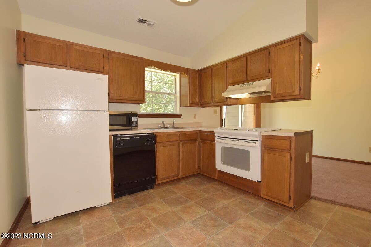 415 Oregon Trail Property Photo 8