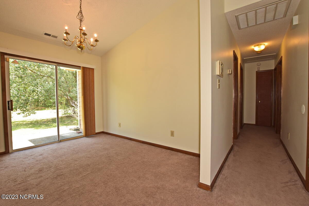 415 Oregon Trail Property Photo 9