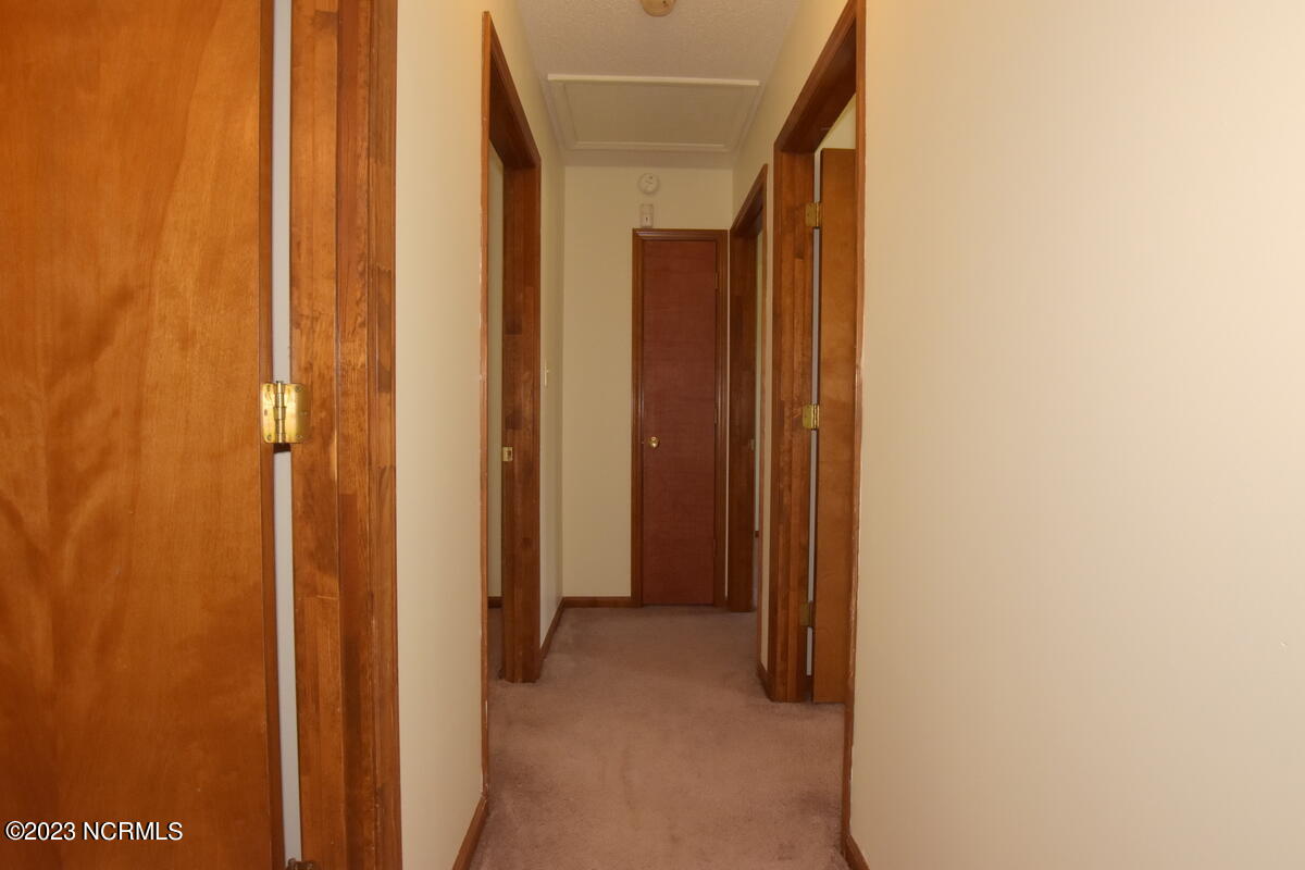 415 Oregon Trail Property Photo 10