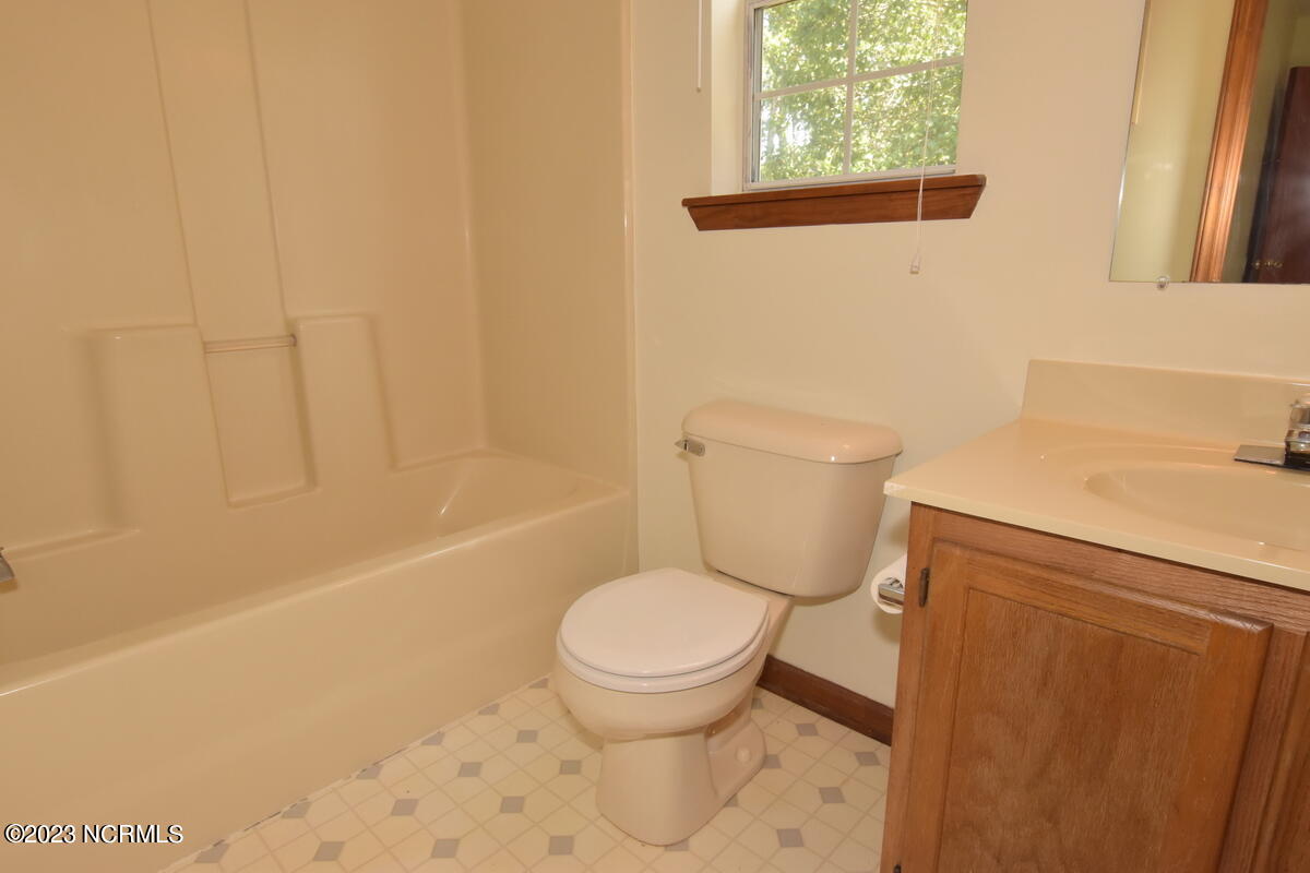 415 Oregon Trail Property Photo 14