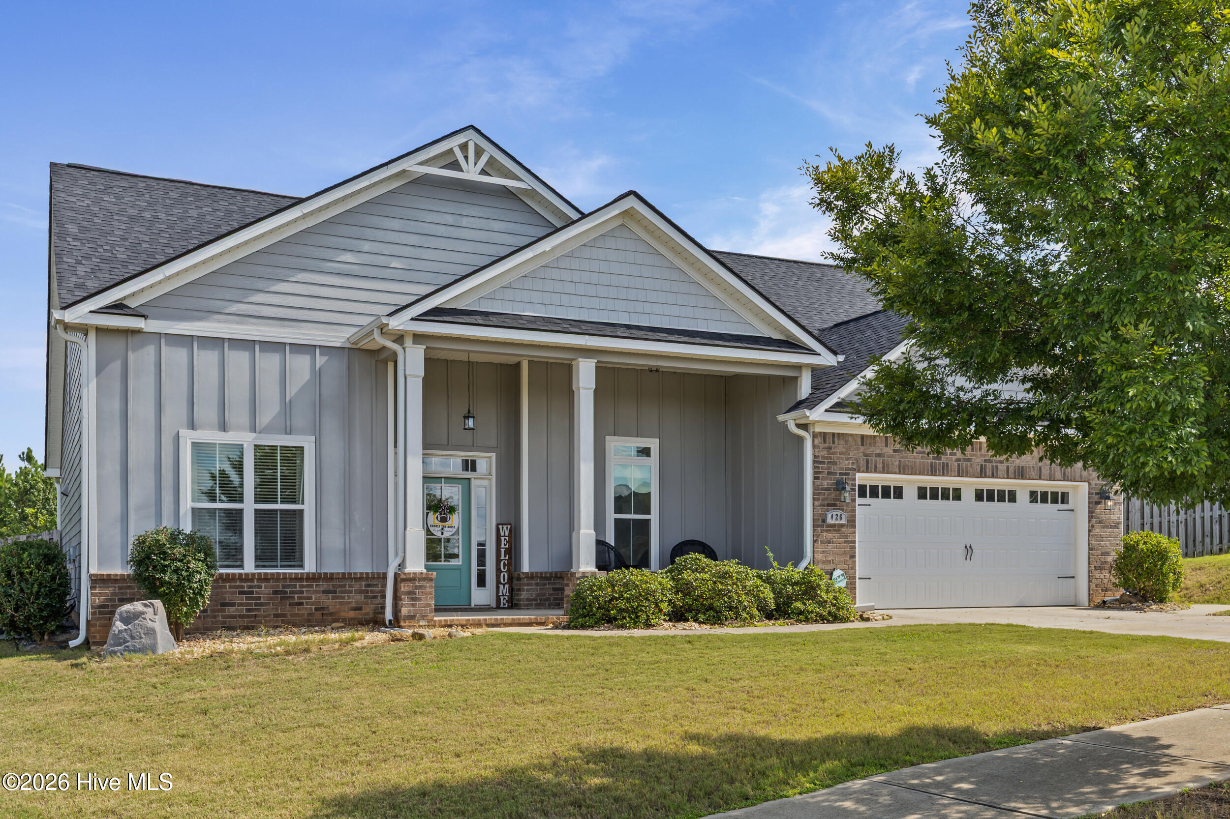 426 Bridle Path Road Property Photo 2
