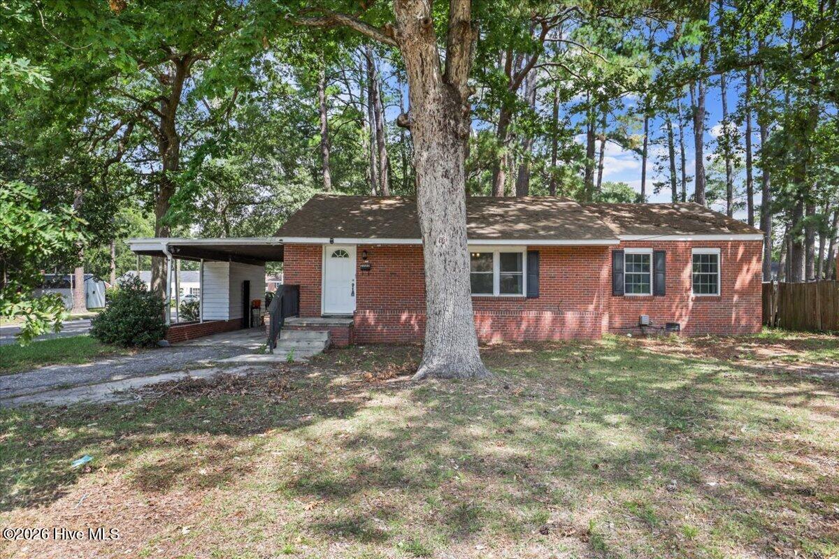 2000 Rosewood Avenue Property Photo 1
