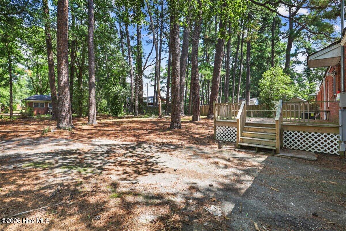 2000 Rosewood Avenue Property Photo 6