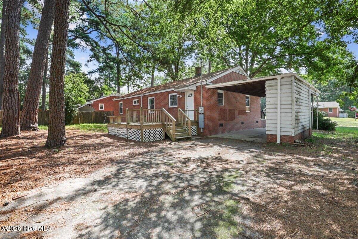 2000 Rosewood Avenue Property Photo 7