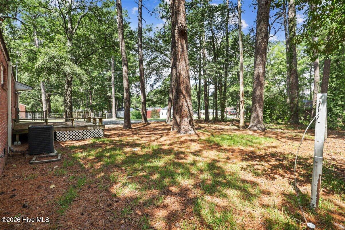 2000 Rosewood Avenue Property Photo 10