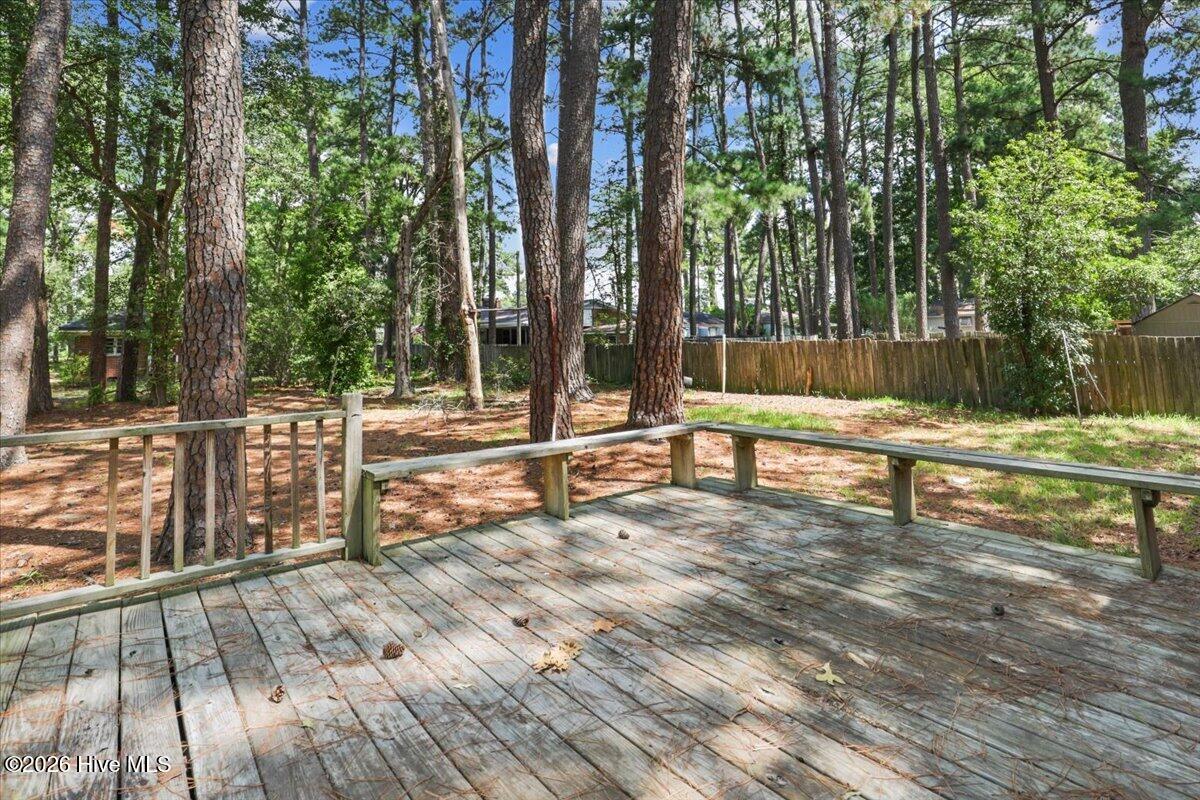 2000 Rosewood Avenue Property Photo 11