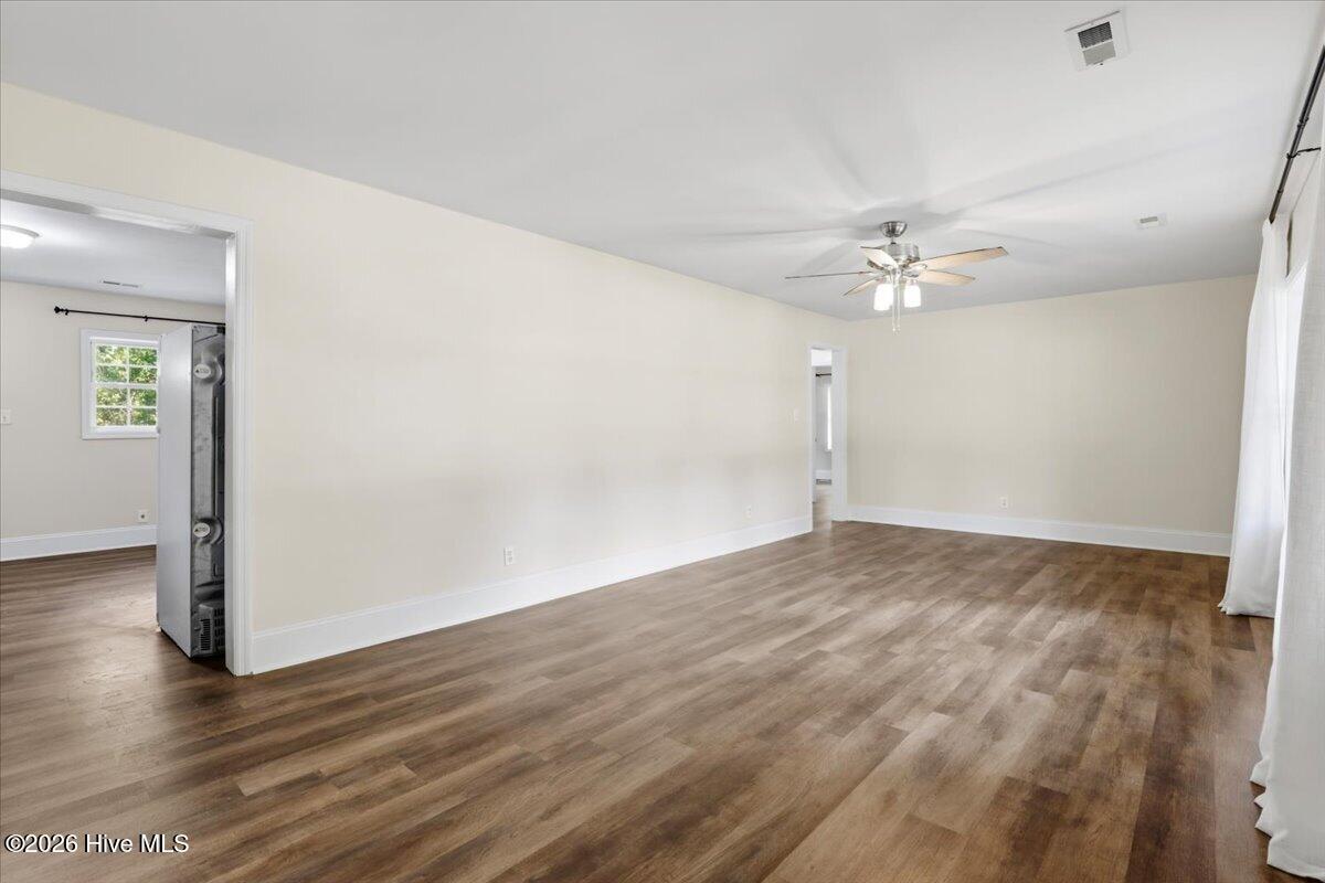 2000 Rosewood Avenue Property Photo 15