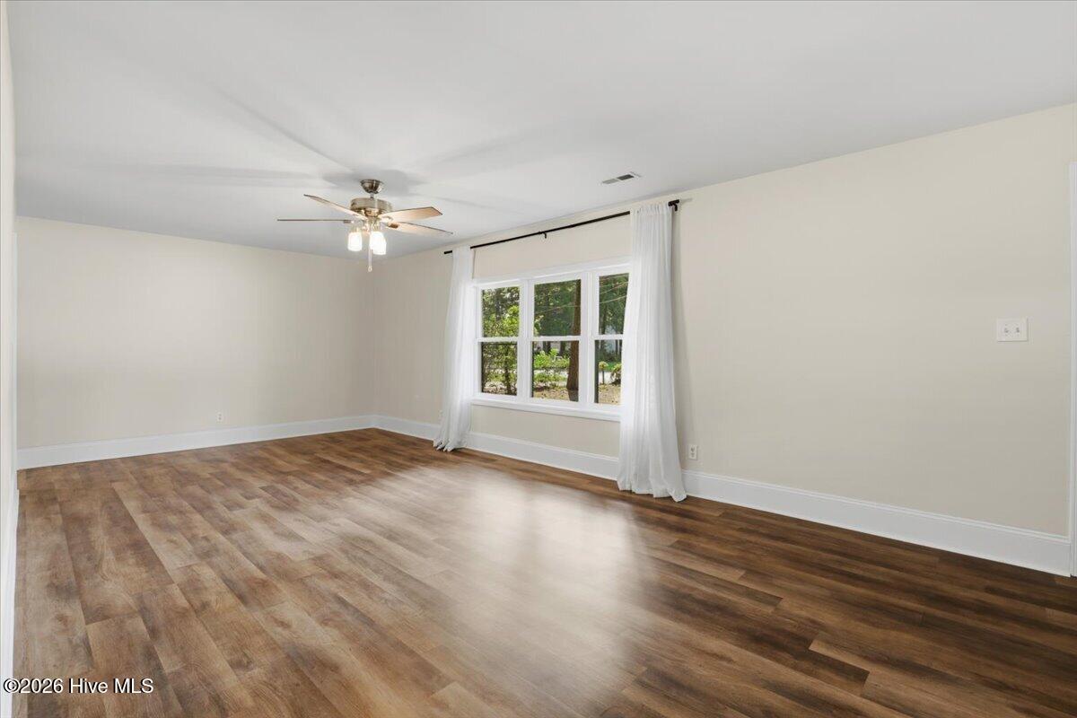 2000 Rosewood Avenue Property Photo 17