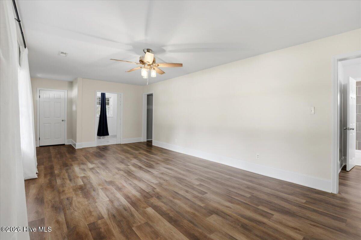 2000 Rosewood Avenue Property Photo 18