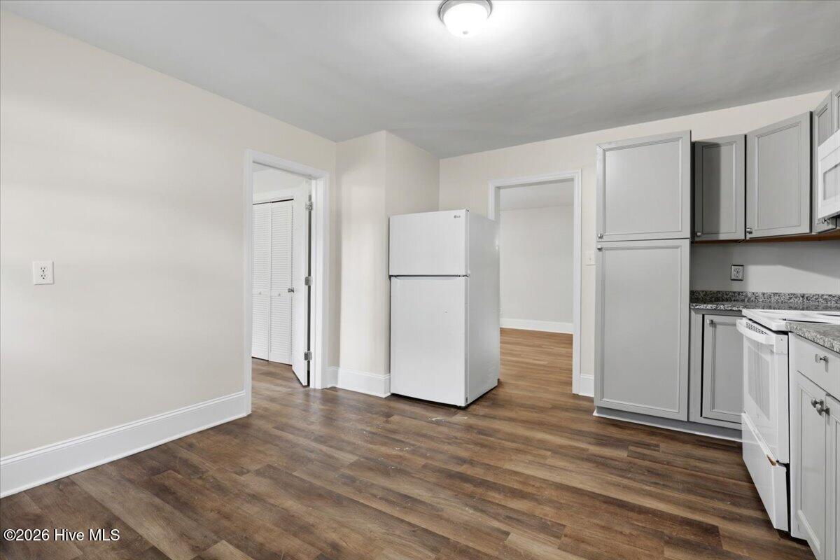 2000 Rosewood Avenue Property Photo 22