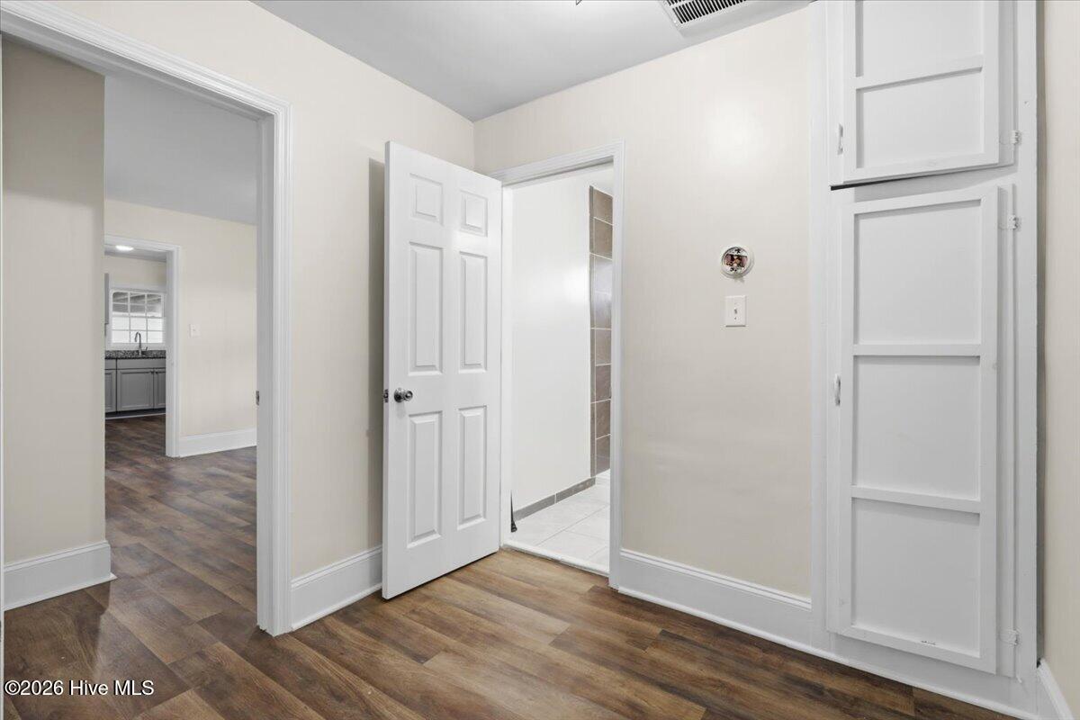 2000 Rosewood Avenue Property Photo 32