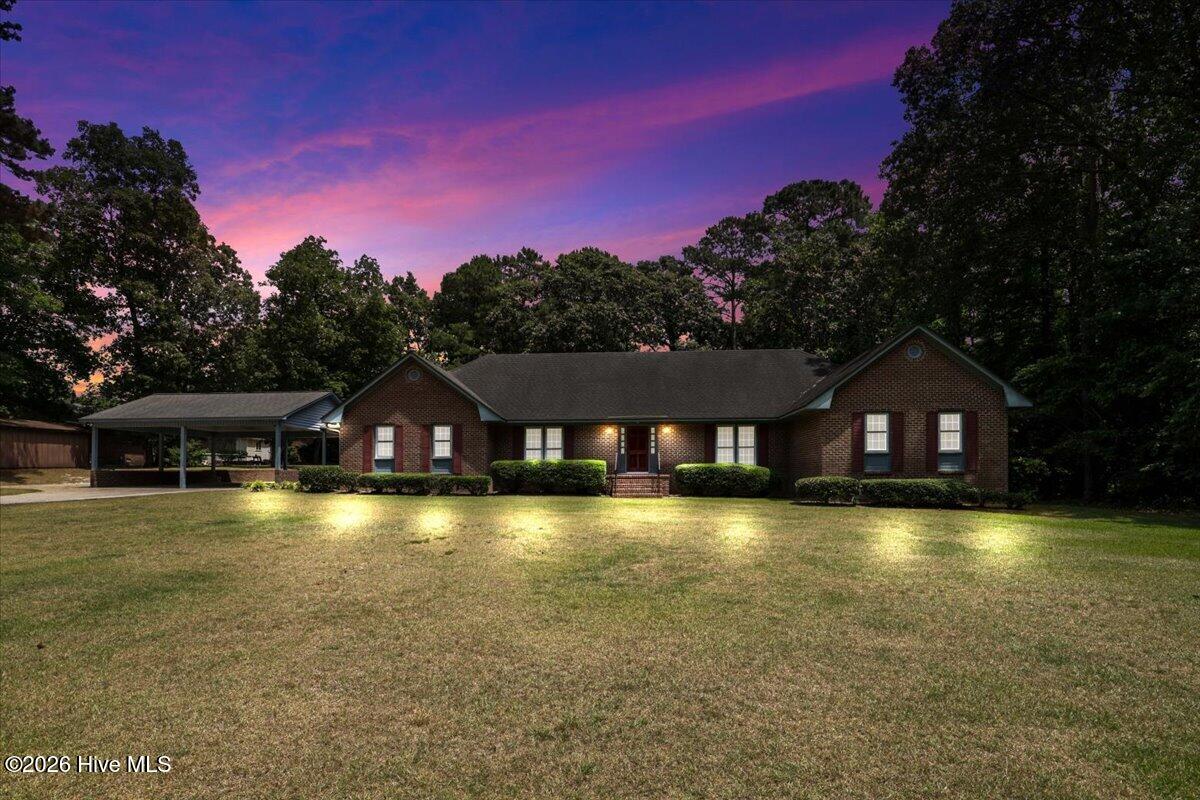 1013 Arrowhead Drive Property Photo 2