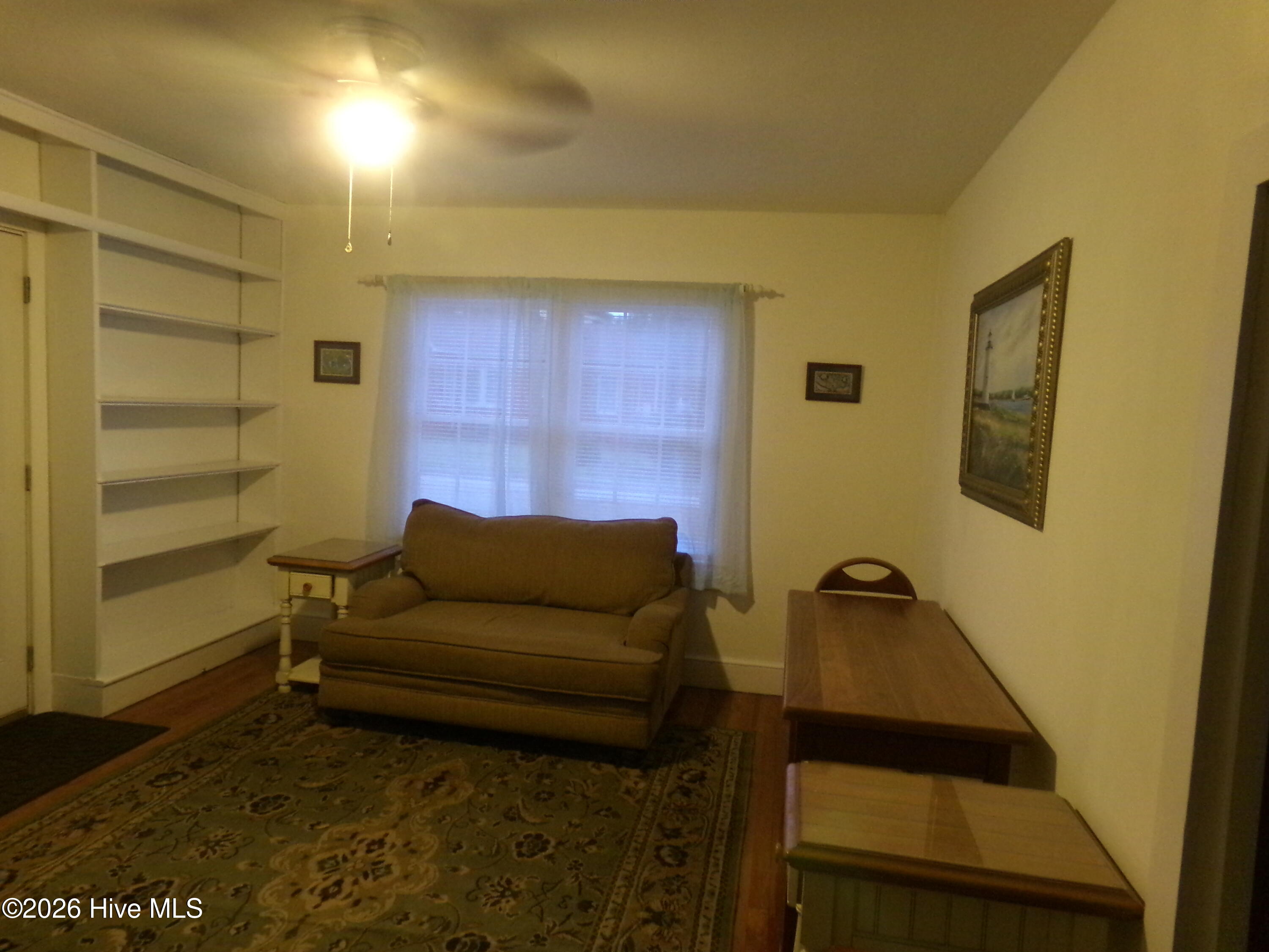 304 E 18th Street Property Photo 2