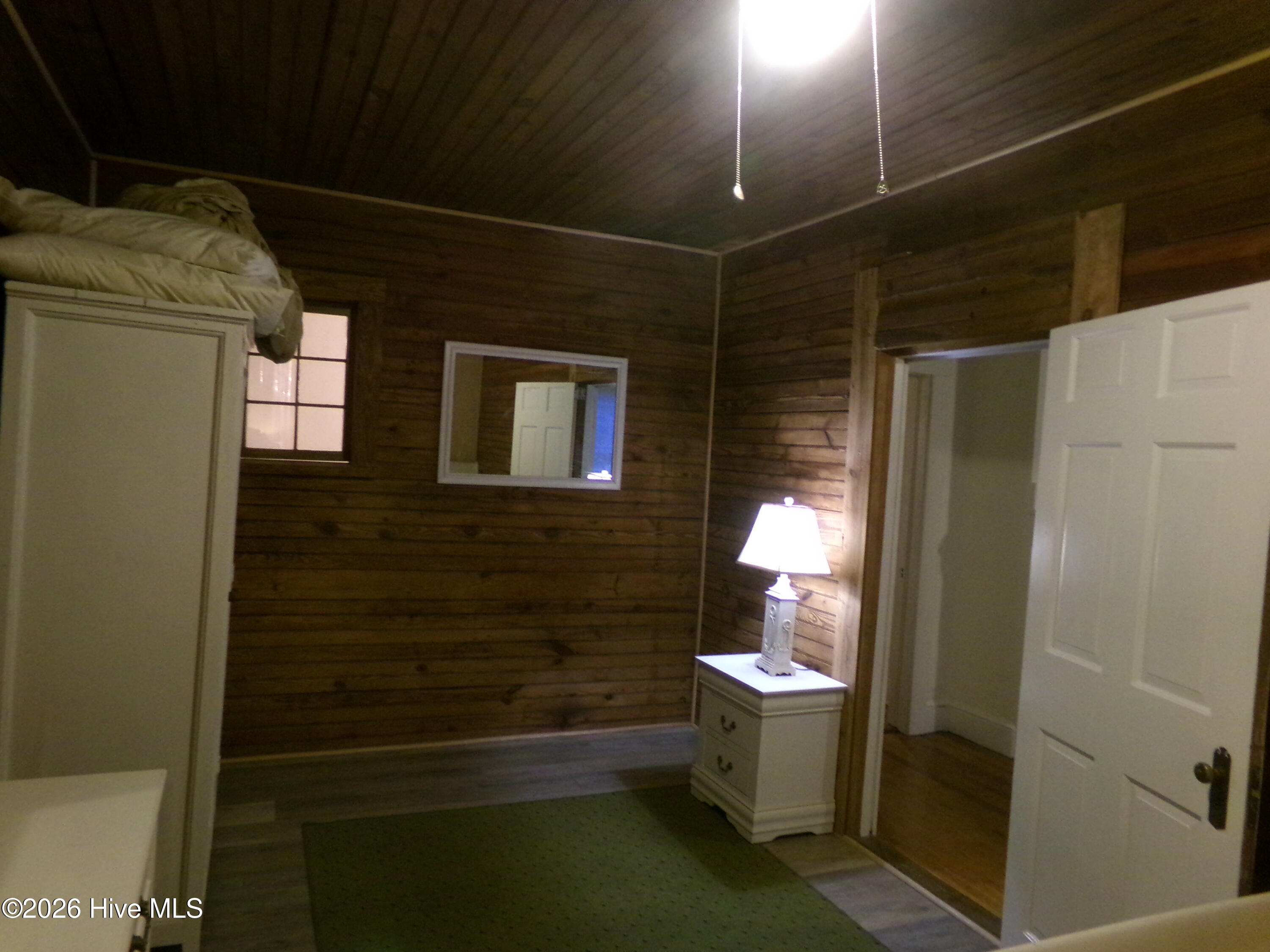 304 E 18th Street Property Photo 5