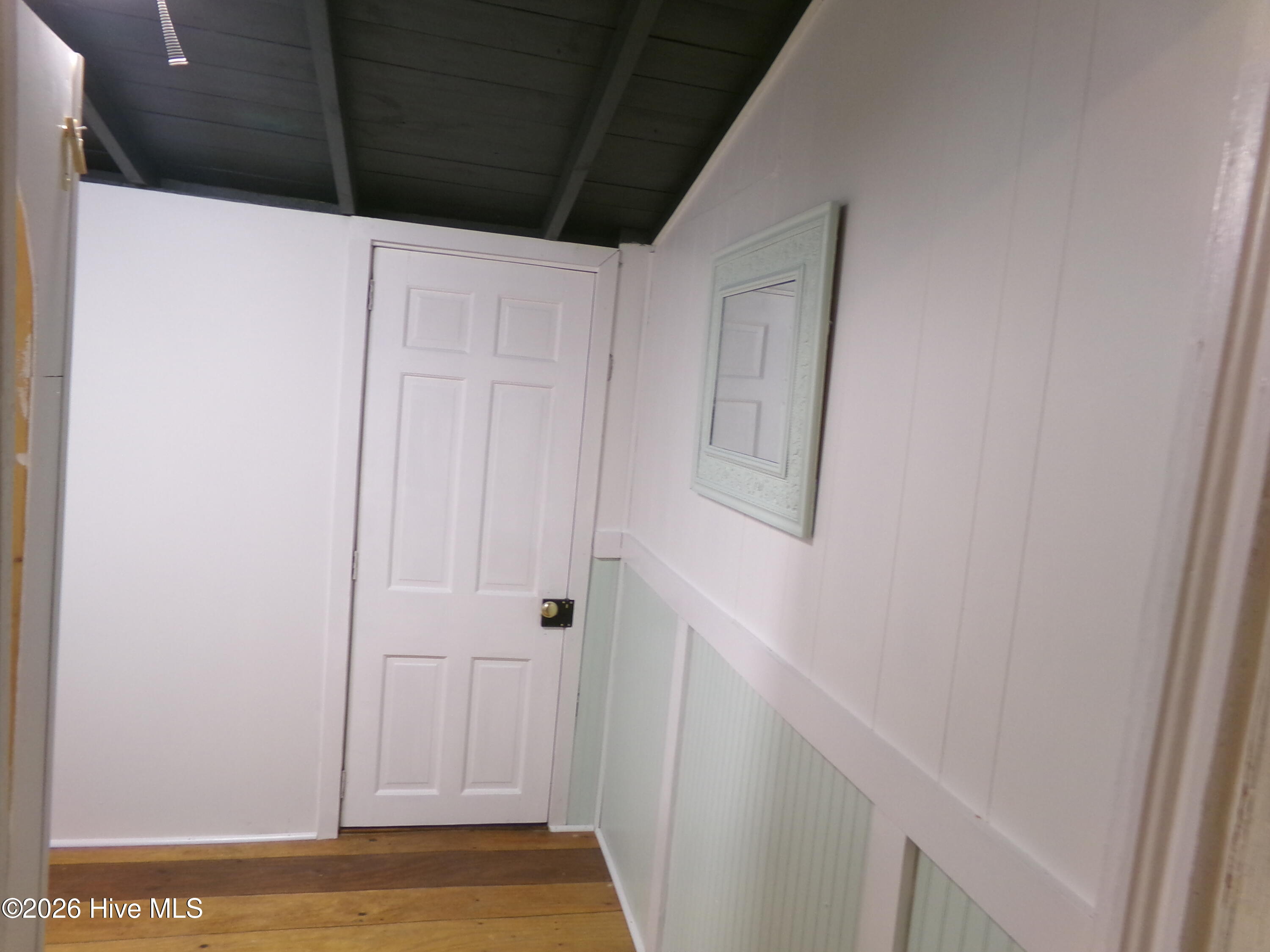 304 E 18th Street Property Photo 10