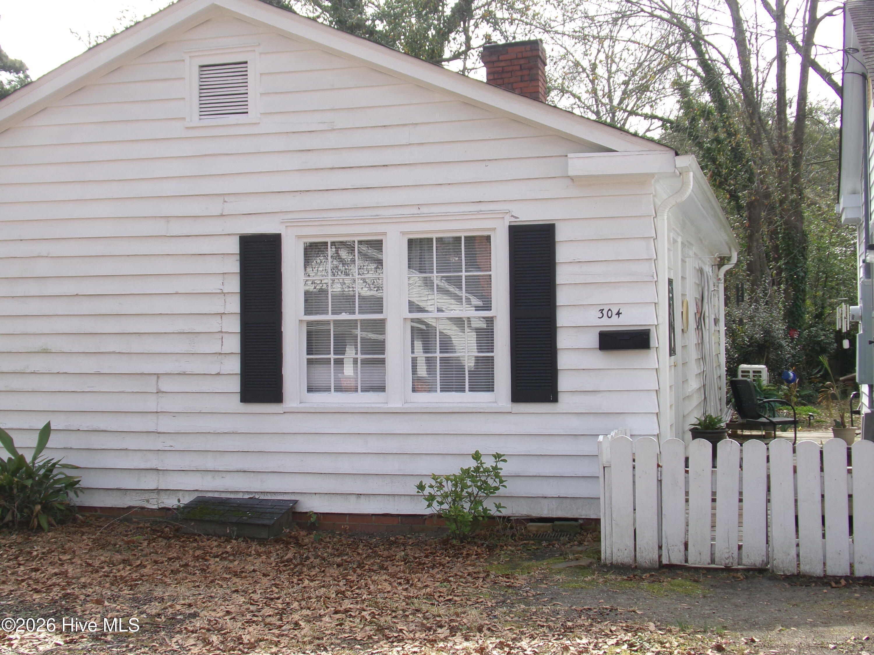 304 E 18th Street Property Photo 15