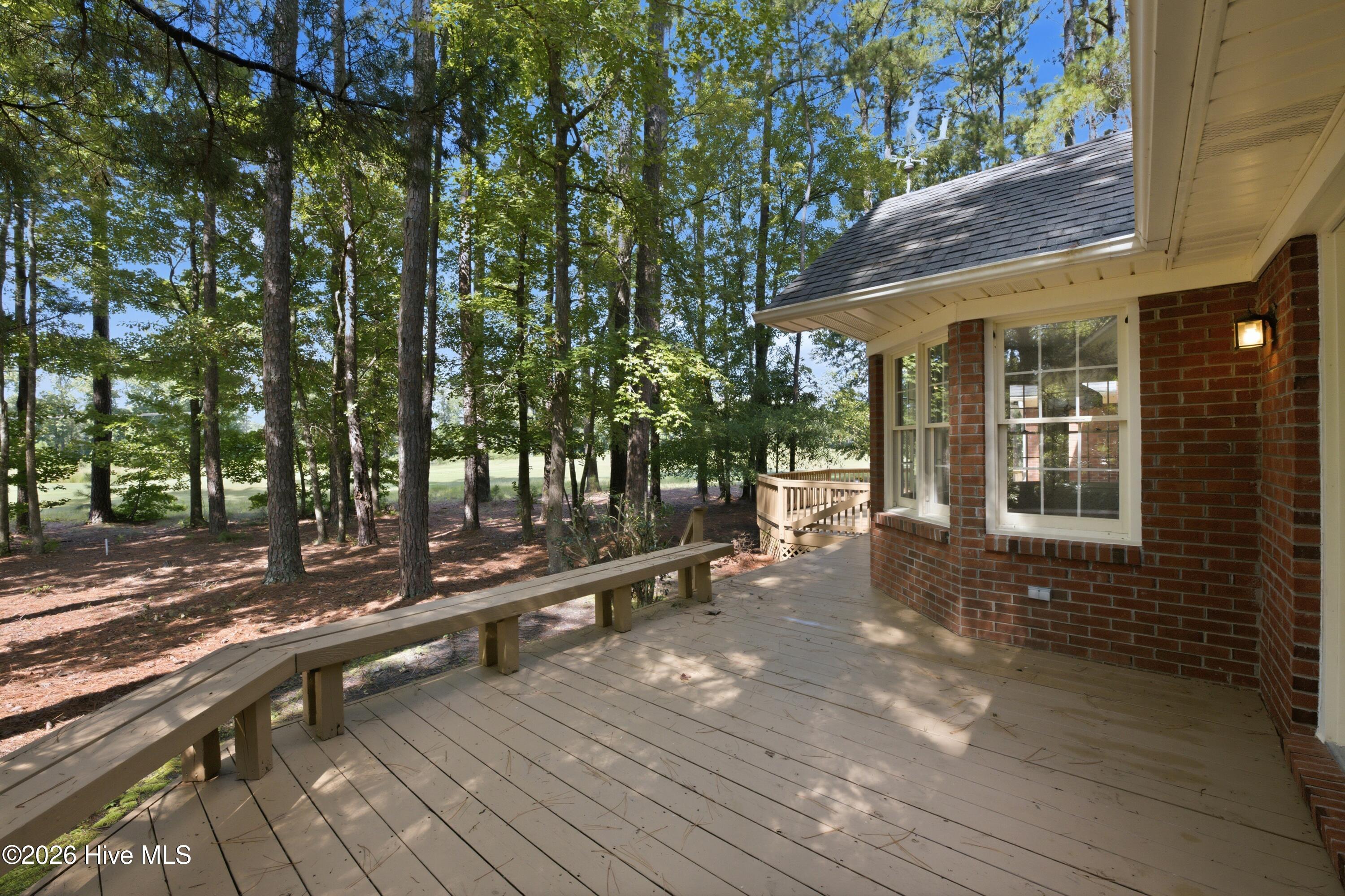 307 Augusta Court Property Photo 8