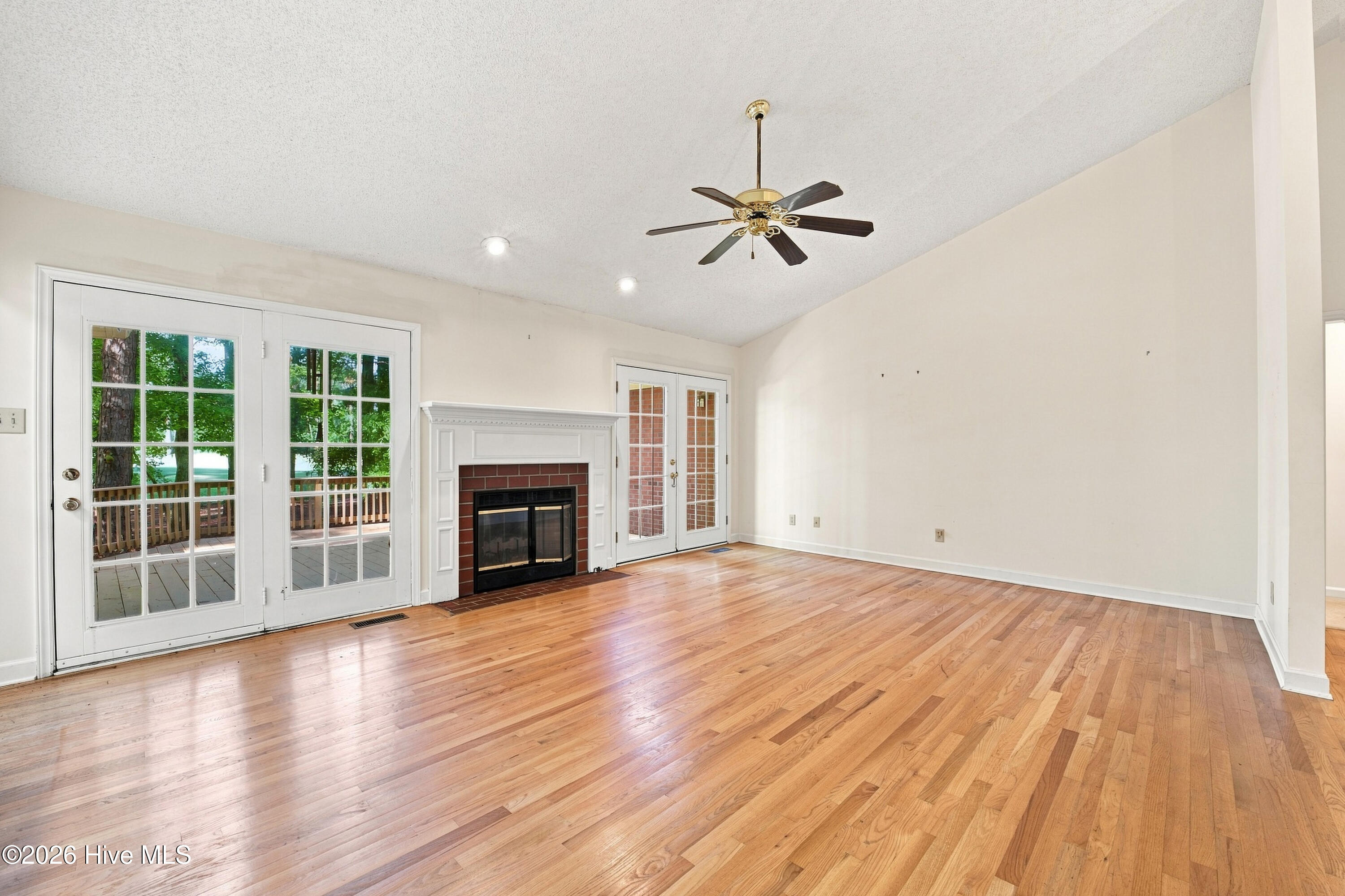 307 Augusta Court Property Photo 12
