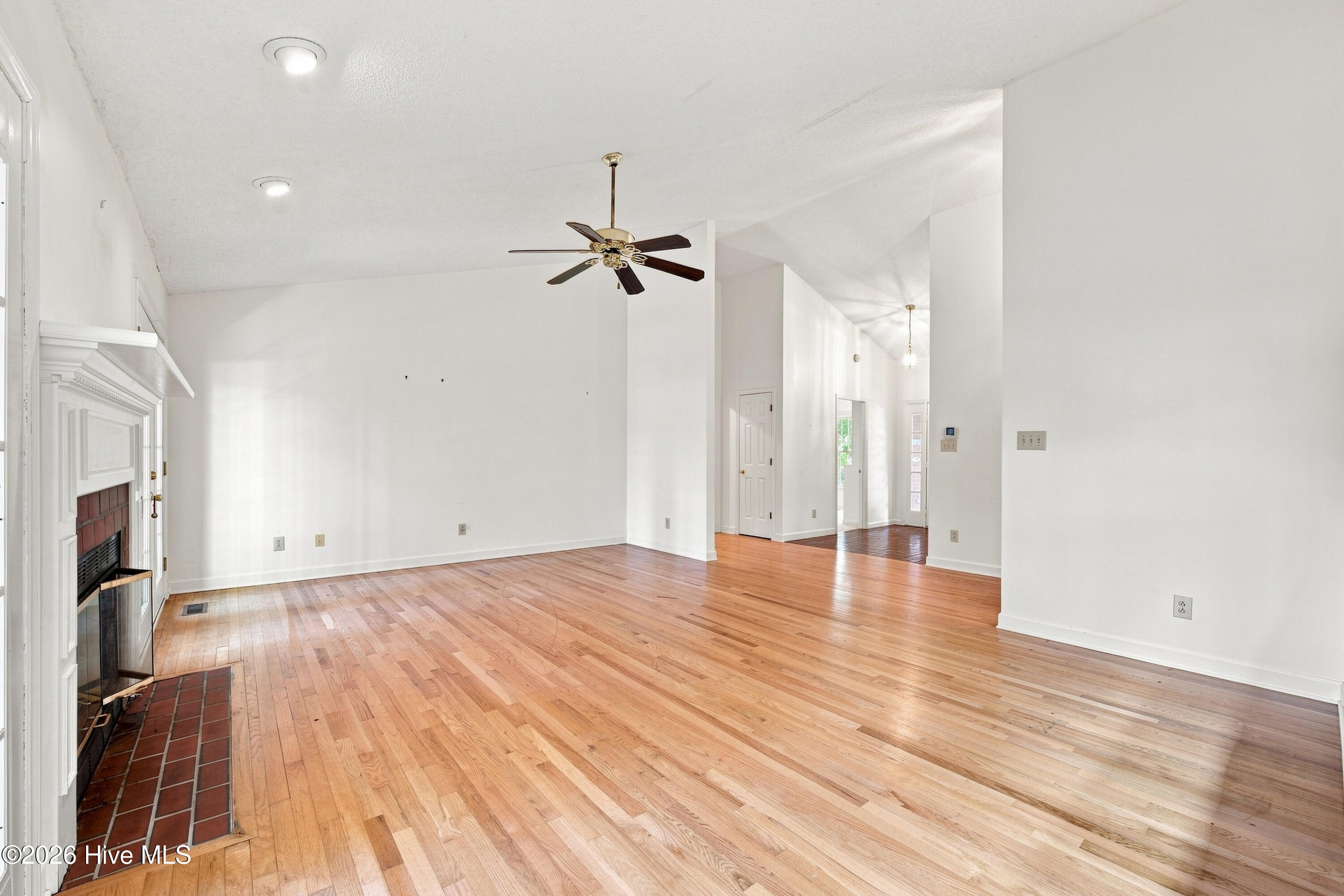 307 Augusta Court Property Photo 16
