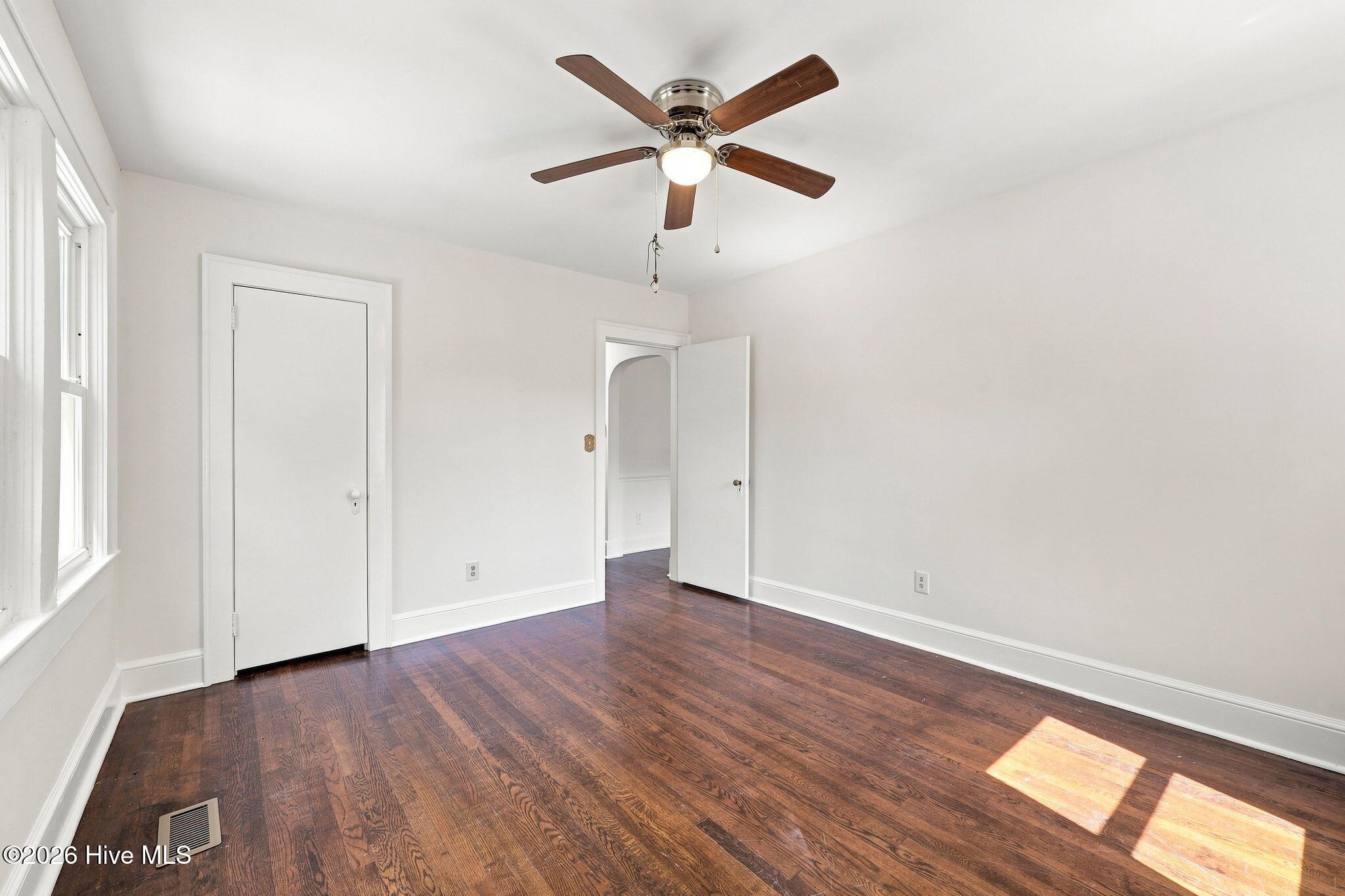 301 W 15th Street Property Photo 14