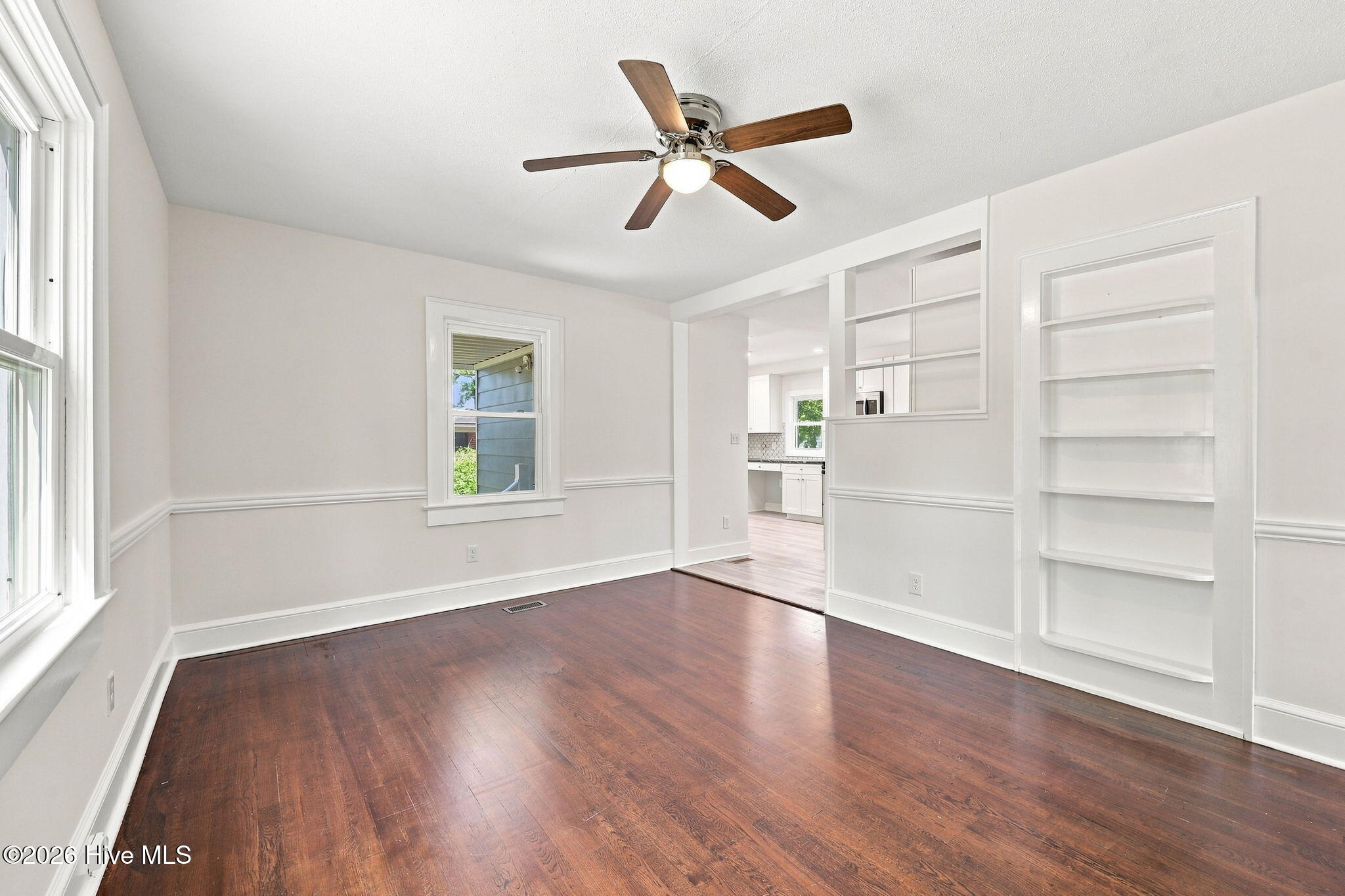 301 W 15th Street Property Photo 19
