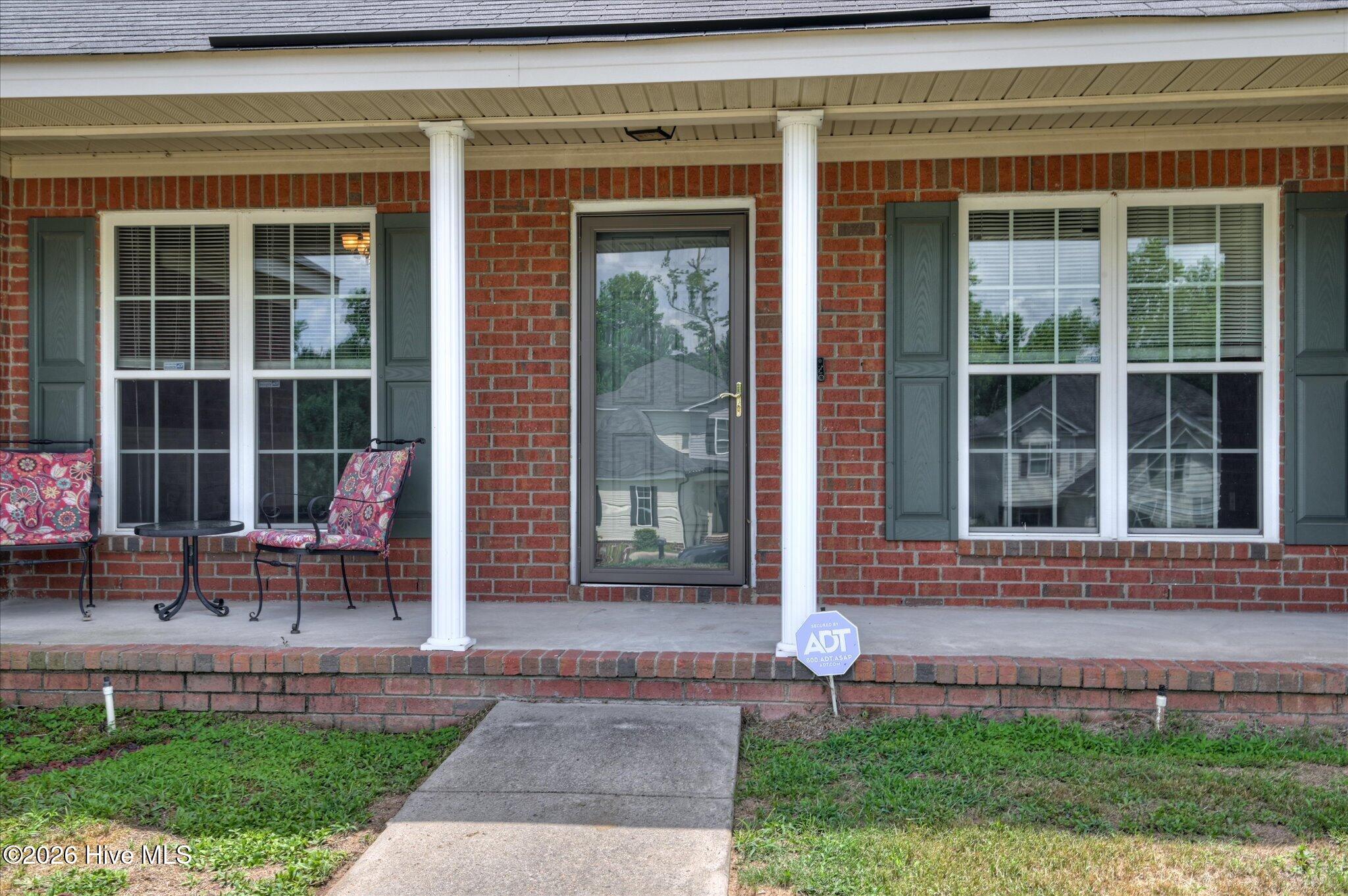 1828 Heathers Way Property Photo 4