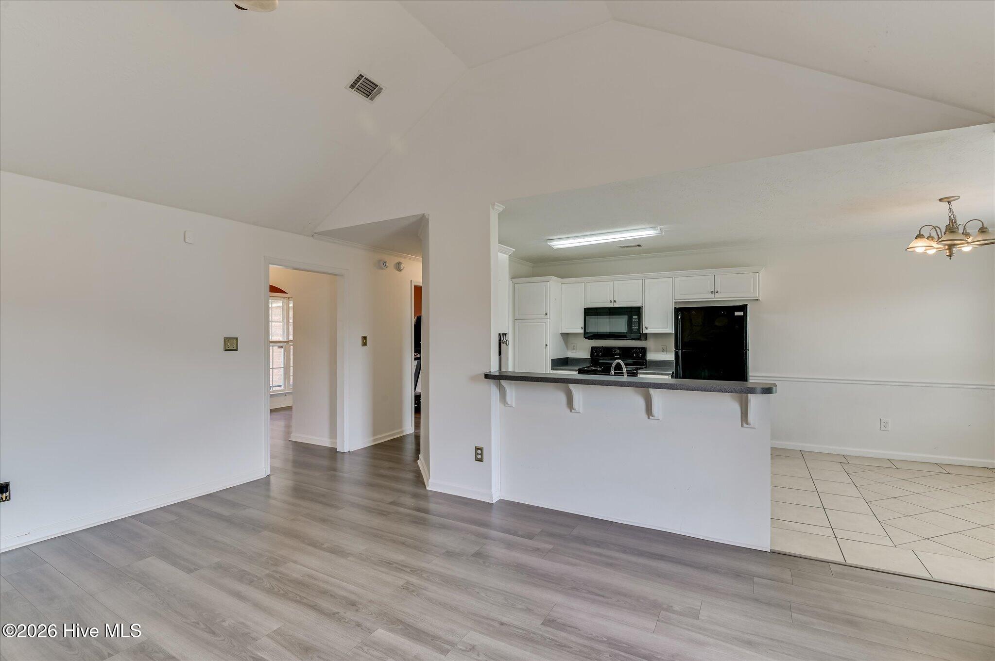 1828 Heathers Way Property Photo 10