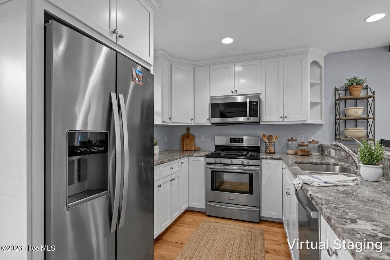 7118 Archers Creek Drive Property Photo 10