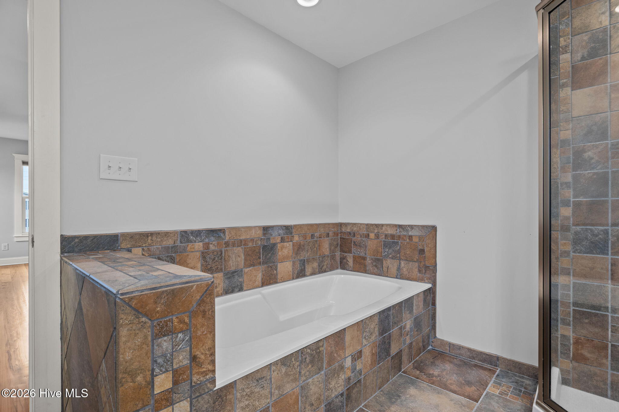 7118 Archers Creek Drive Property Photo 18