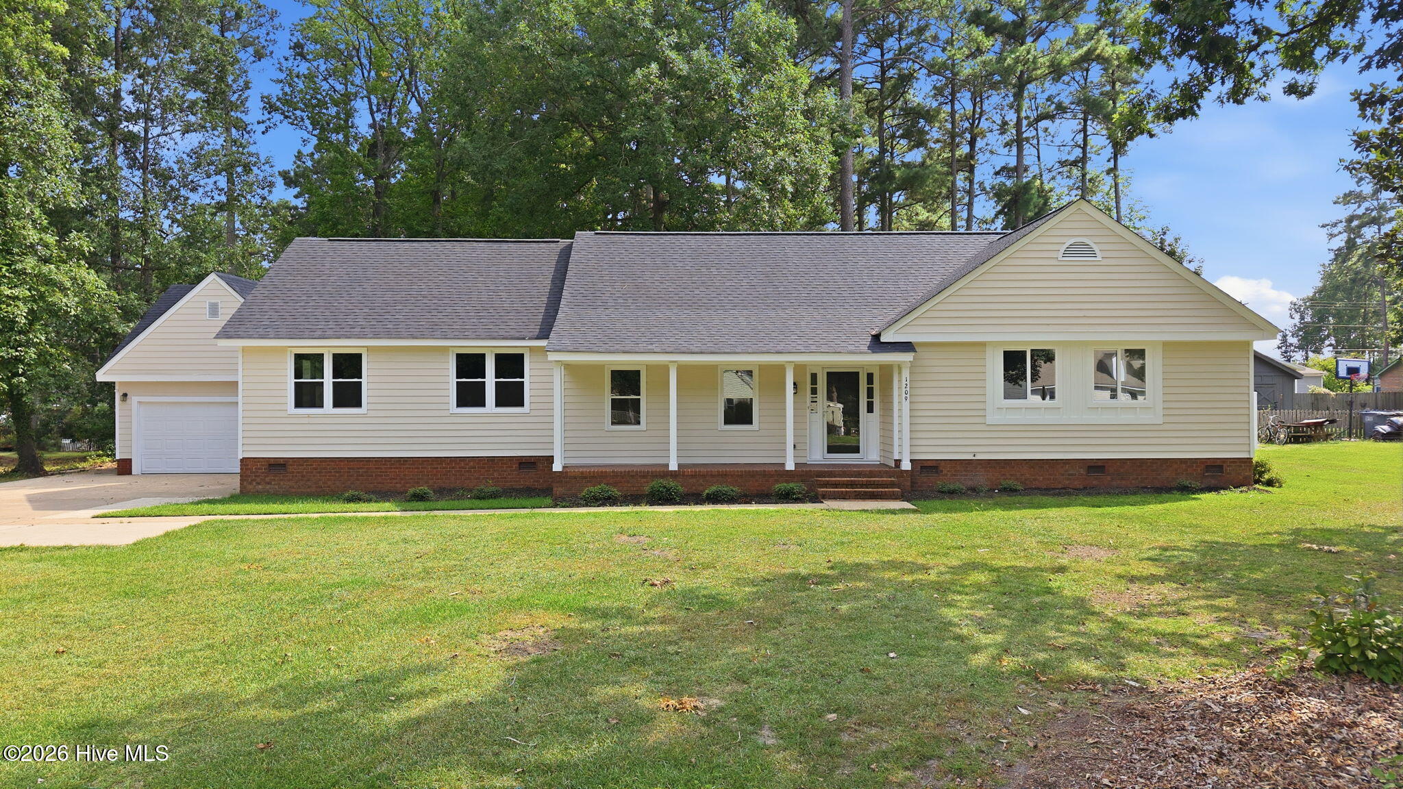1209 Waterloo Drive Property Photo 1
