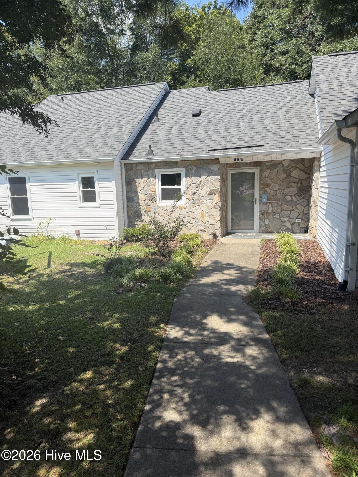 906 Cedar Court Property Photo 1