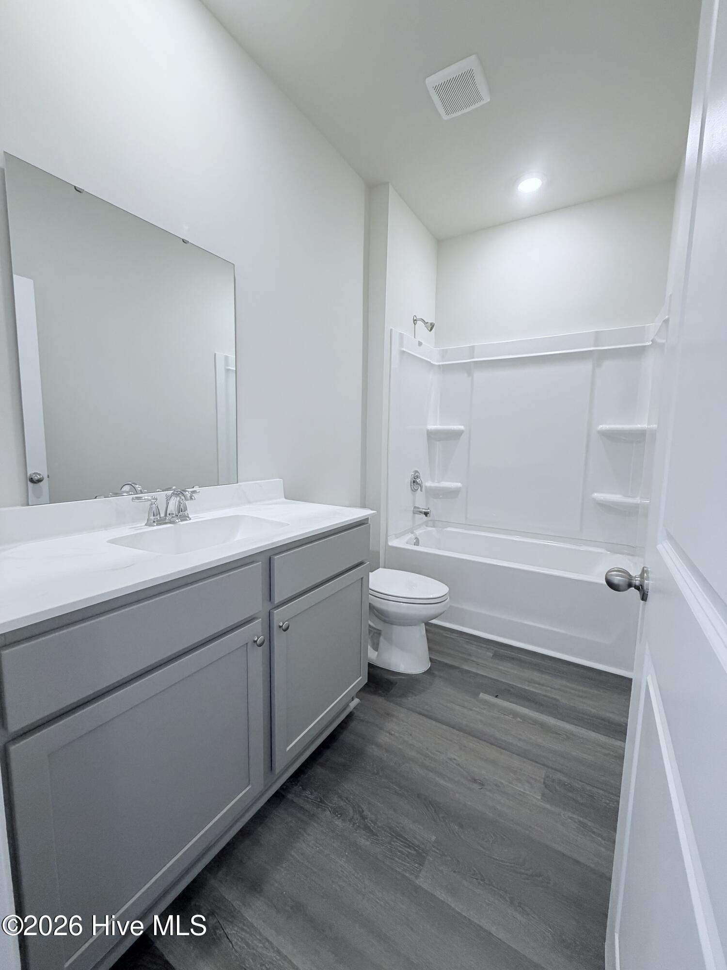 323 Ridley Street Property Photo 6
