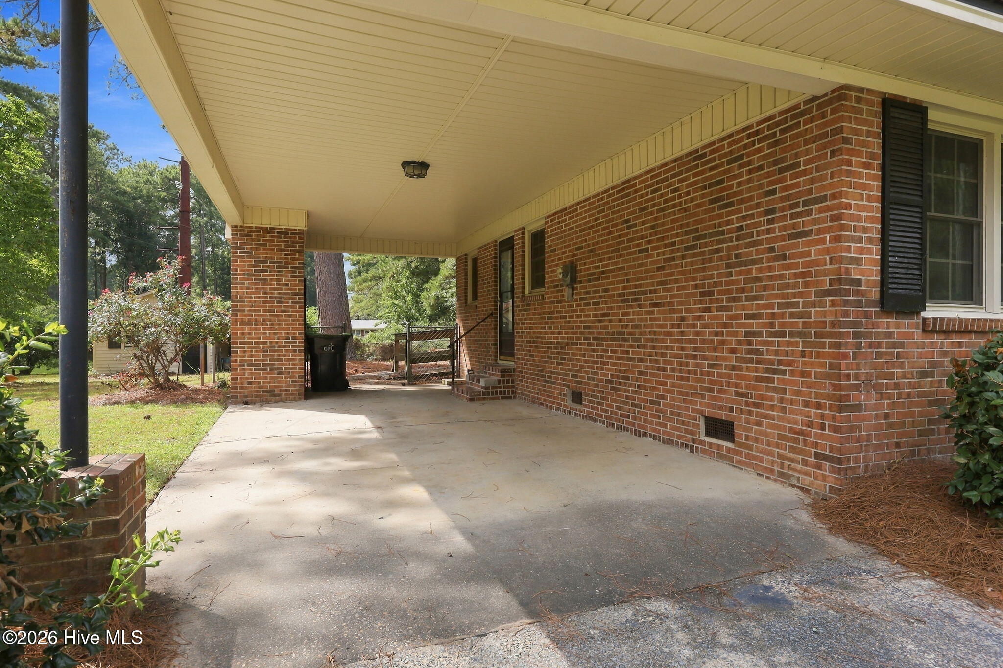 405 S Broad Street Property Photo 8