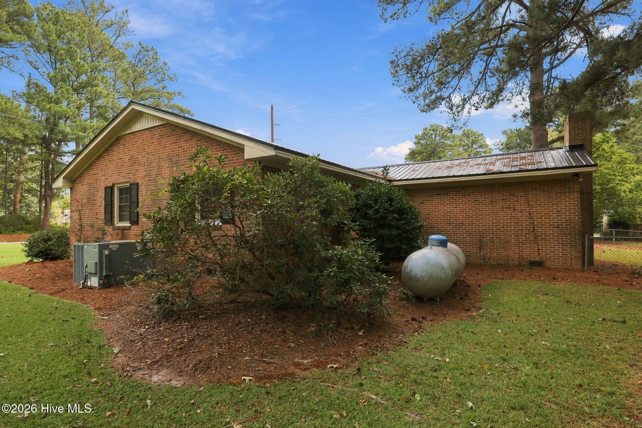 405 S Broad Street Property Photo 17