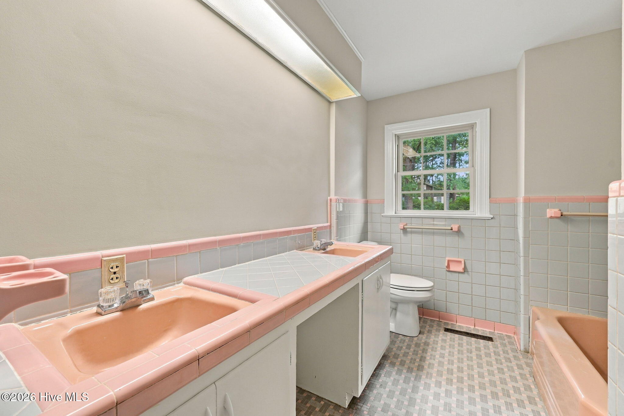 405 S Broad Street Property Photo 45