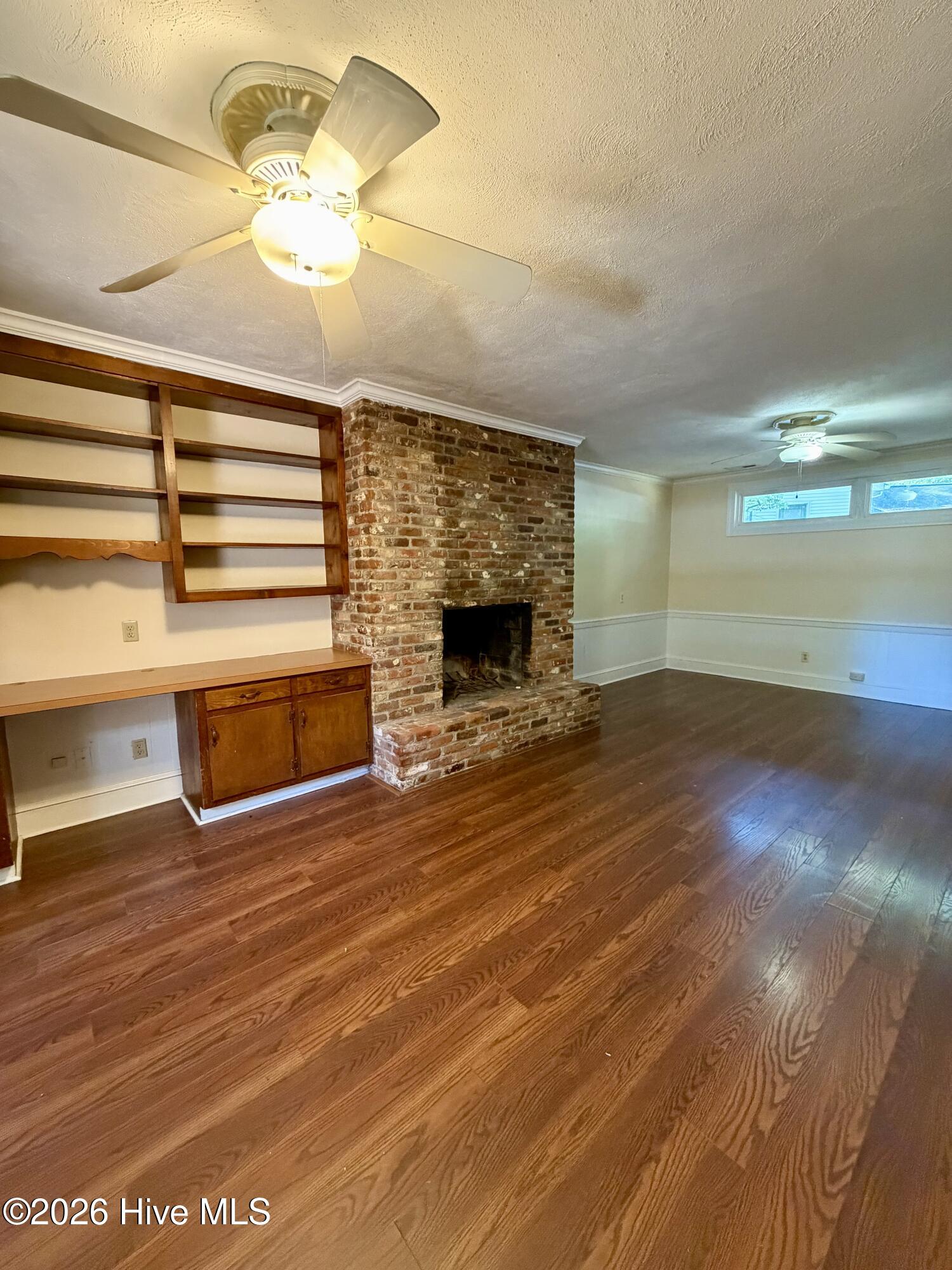 915 Greenville Boulevard Se Property Photo 3