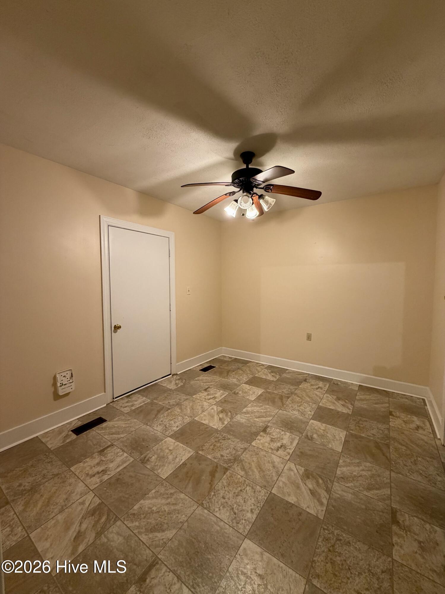 915 Greenville Boulevard Se Property Photo 7