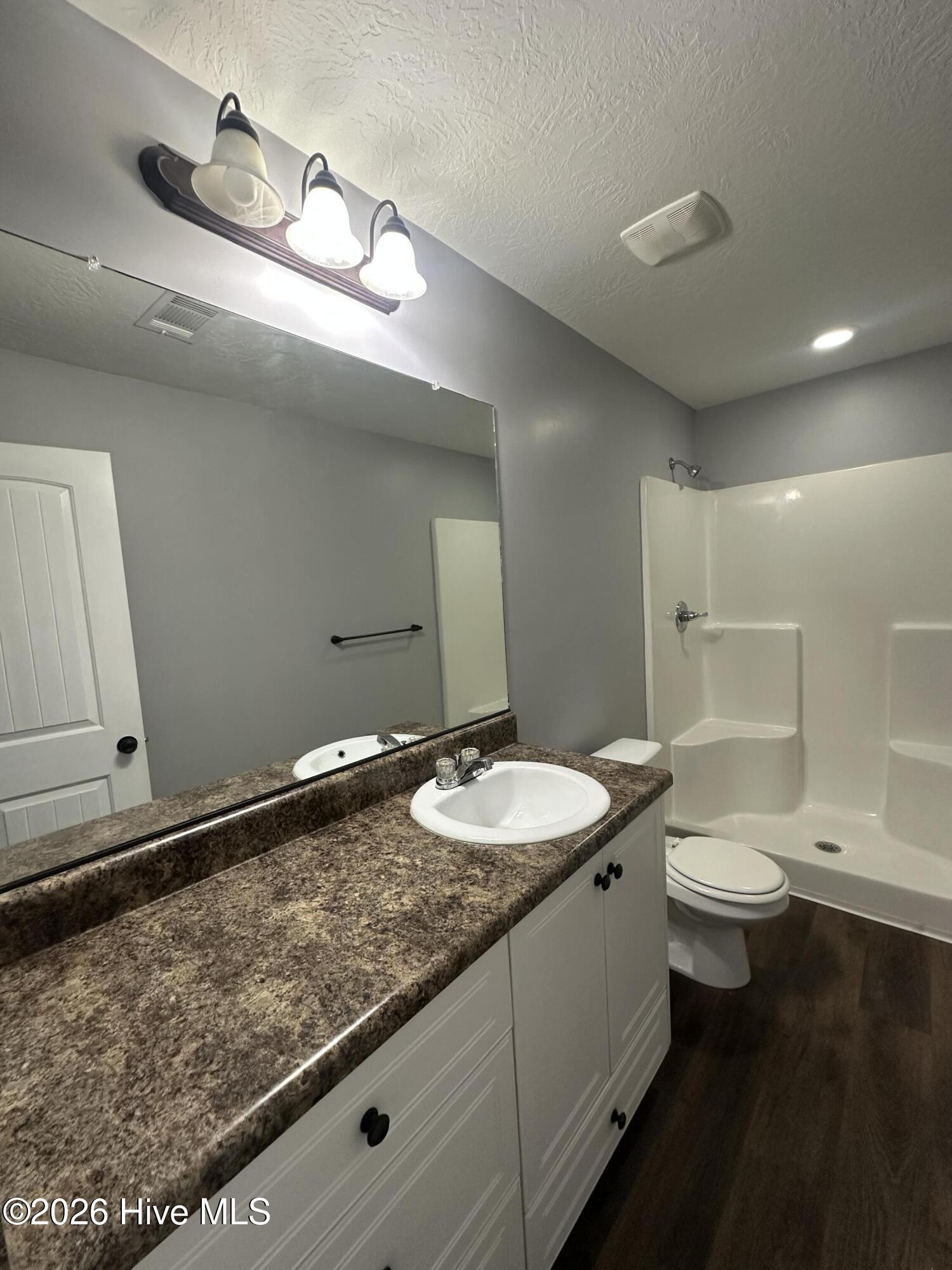 502 York Loop Property Photo 3