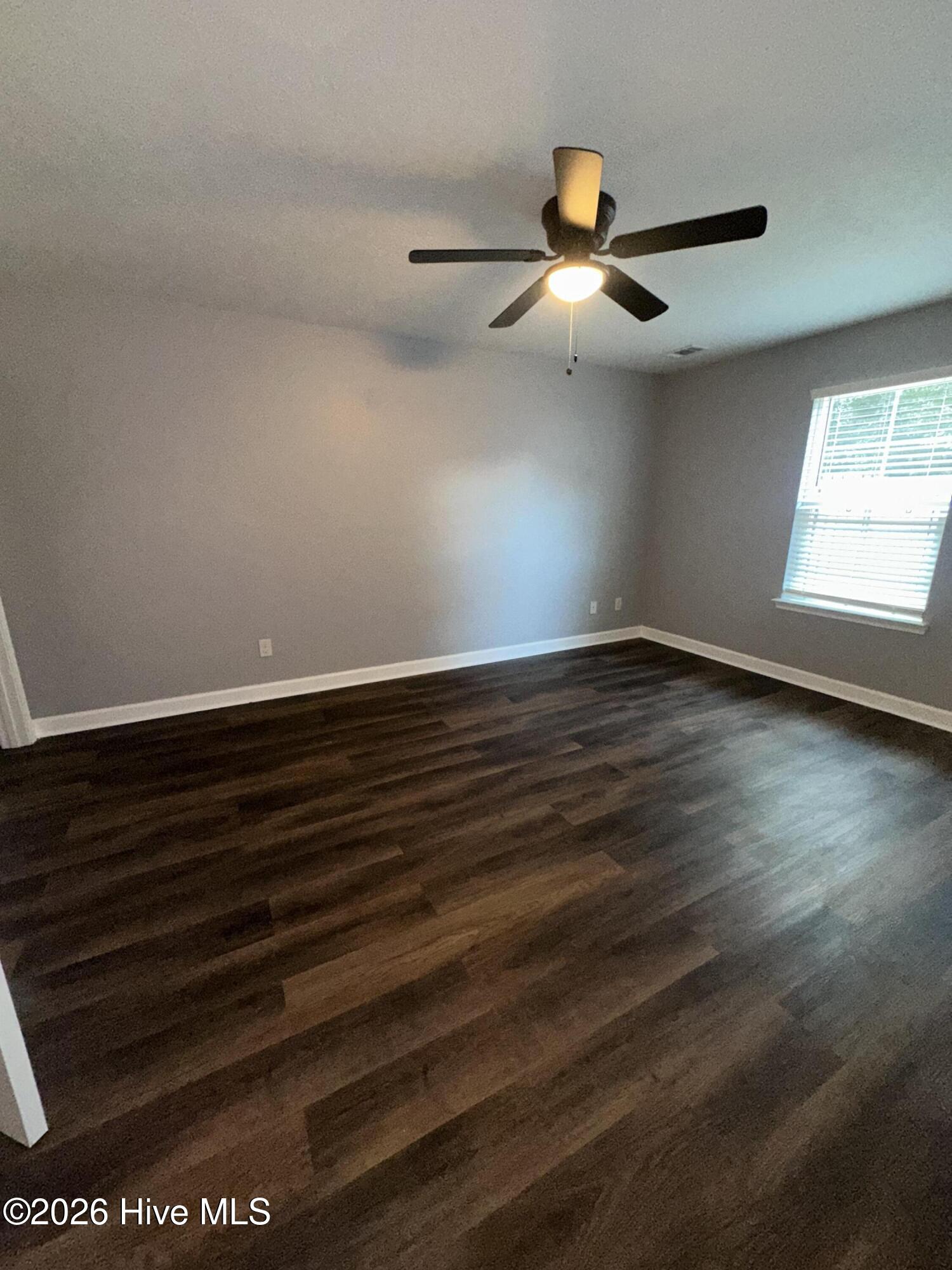 502 York Loop Property Photo 5