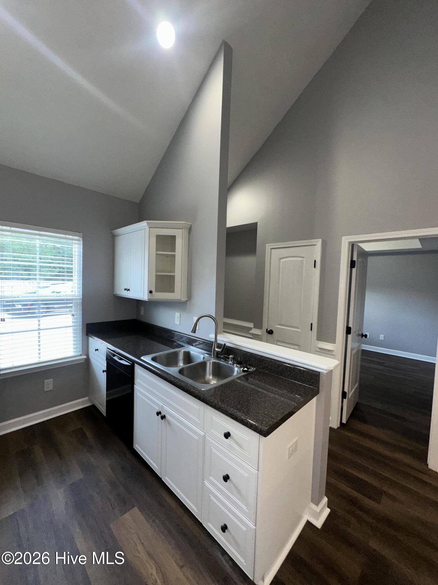 502 York Loop Property Photo 11