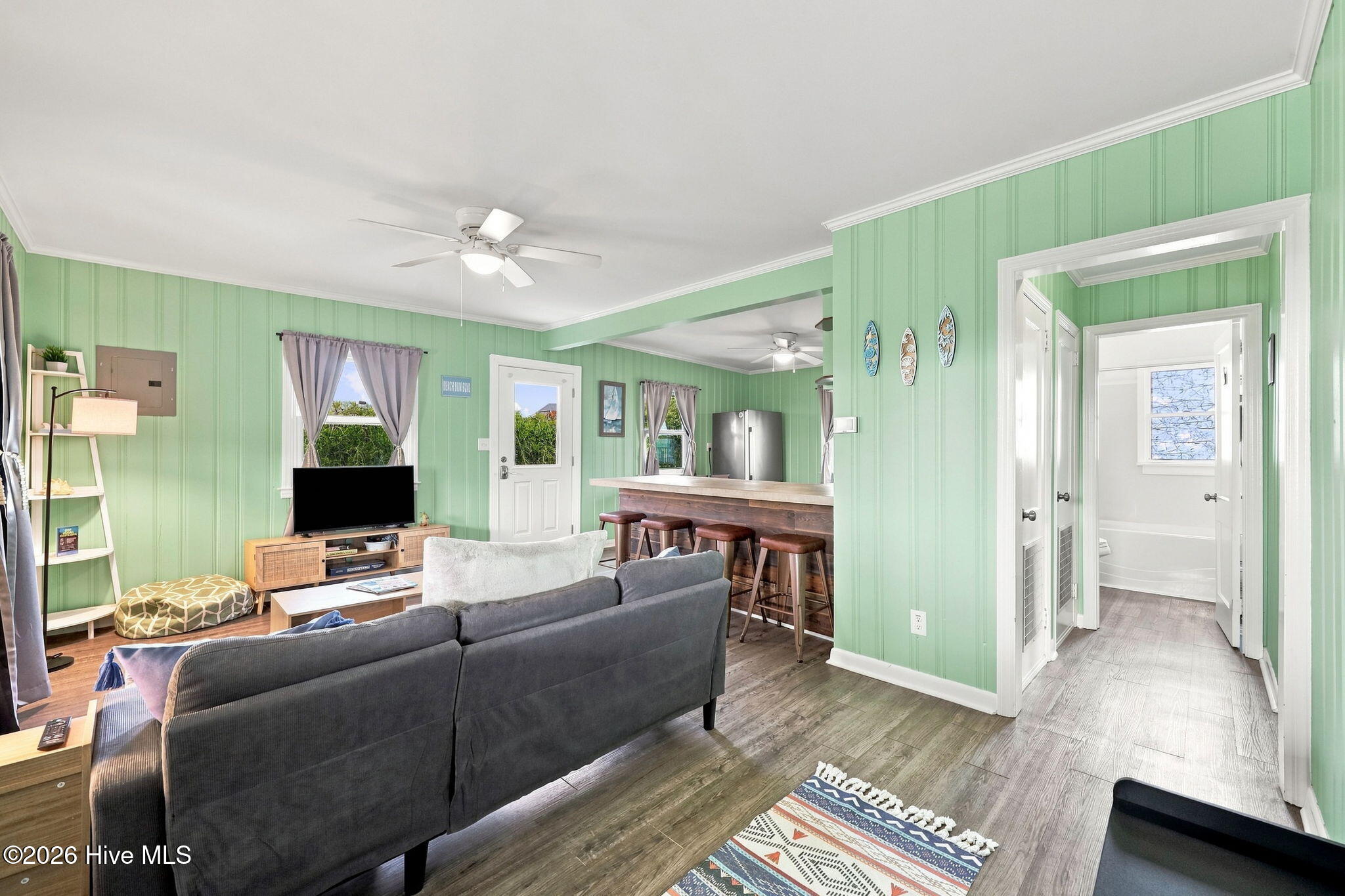 415 N Shore Drive Property Photo 3
