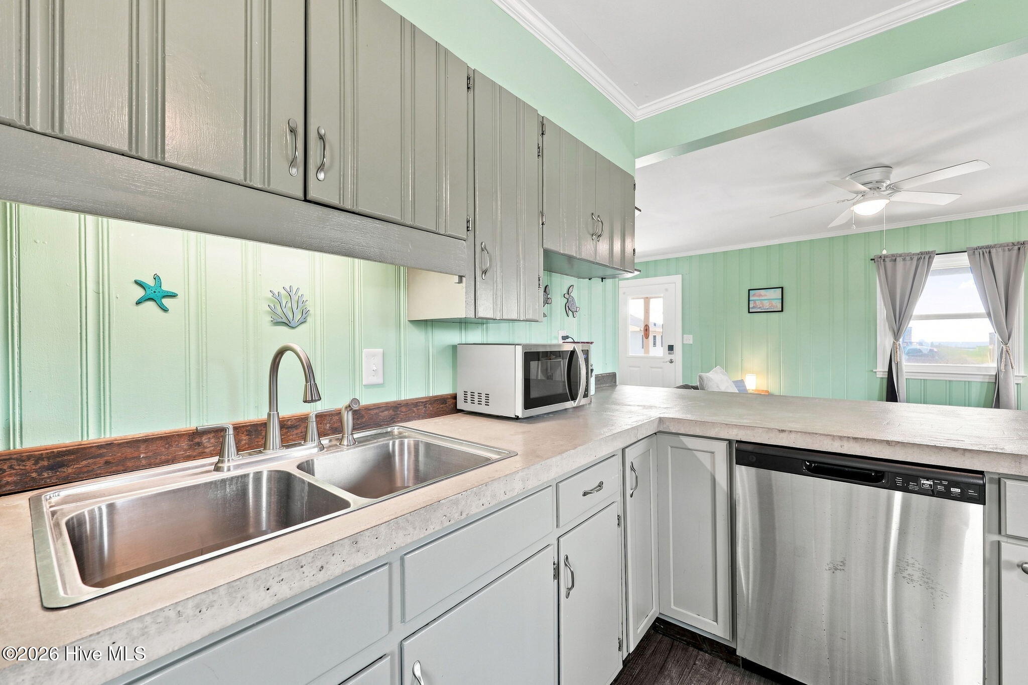415 N Shore Drive Property Photo 11