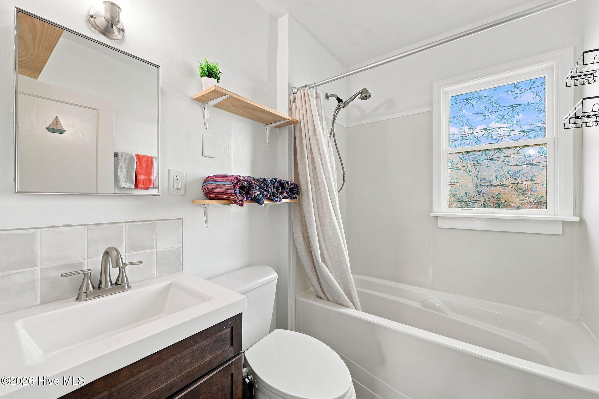 415 N Shore Drive Property Photo 16
