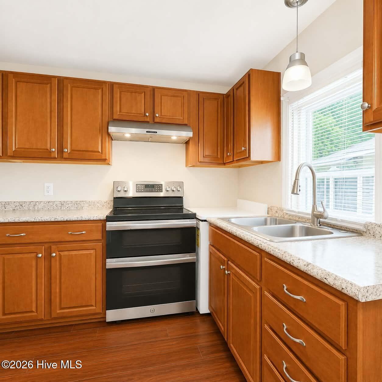 534 Madison Street Property Photo 6
