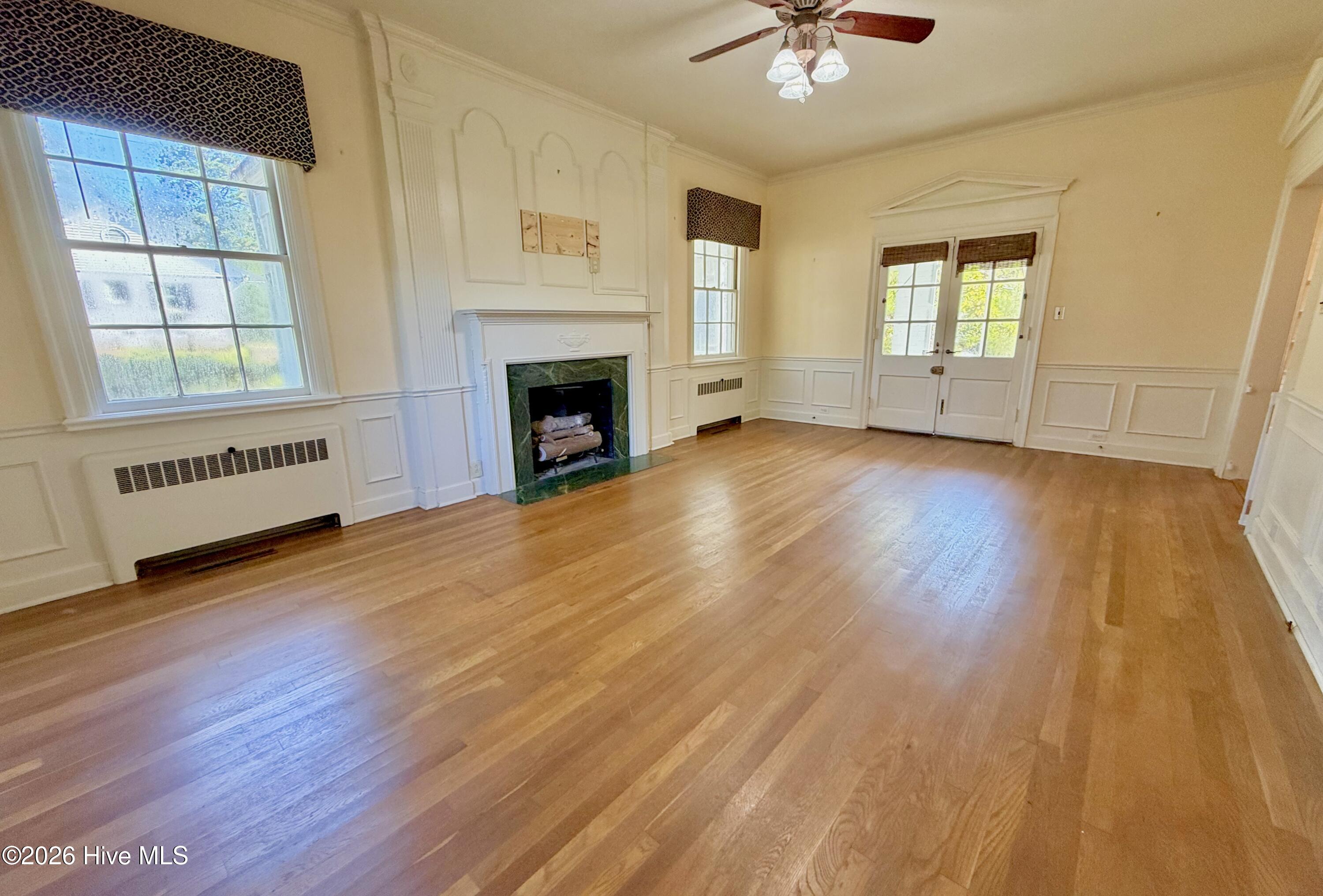 1009 Rhem Street Property Photo 5